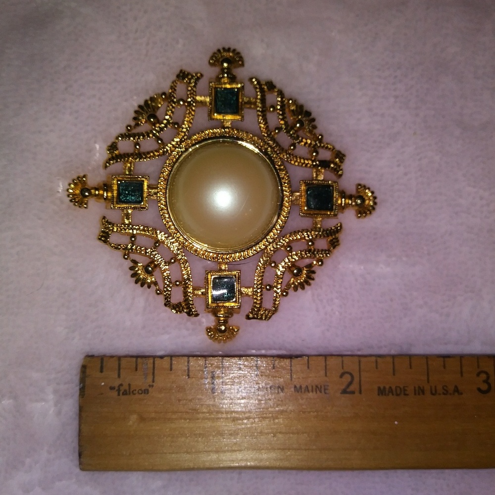 🌹🌷Sale 2 for $20 Monet Brooch! Blue and pearl